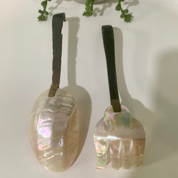 VTG~ Mother Of Pearl Shell 2 Piece Antique Victorian Serving Spoon Fork Set - Picture 3 of 3